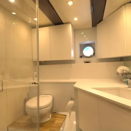 船屋 Sailing 5 Terre *