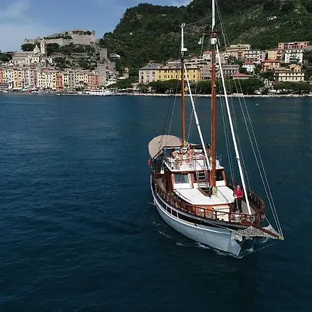 Sailing 5 Terre 船屋