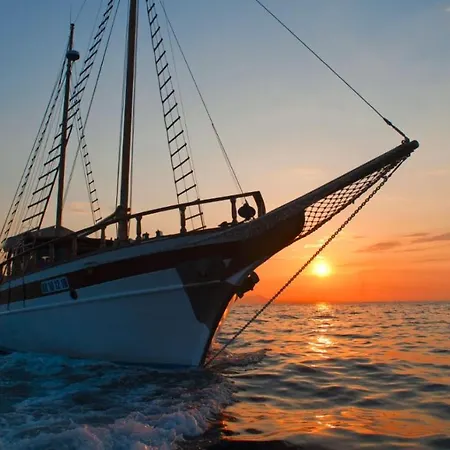 Sailing 5 Terre