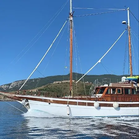 Sailing 5 Terre *